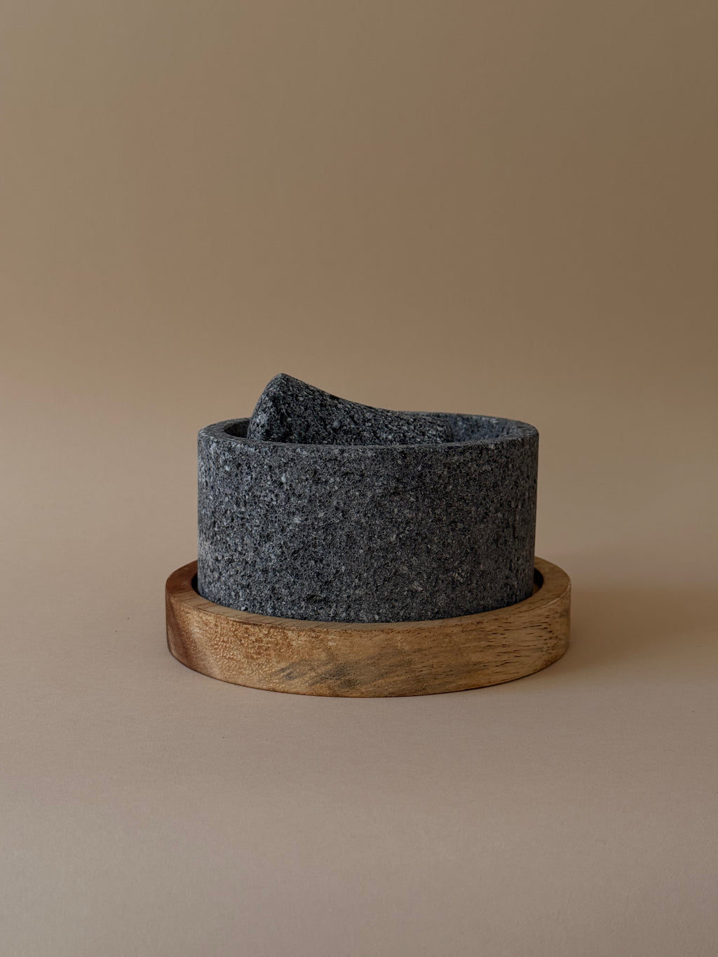 Mini Roka – Small Round Molcajete with Parota Base