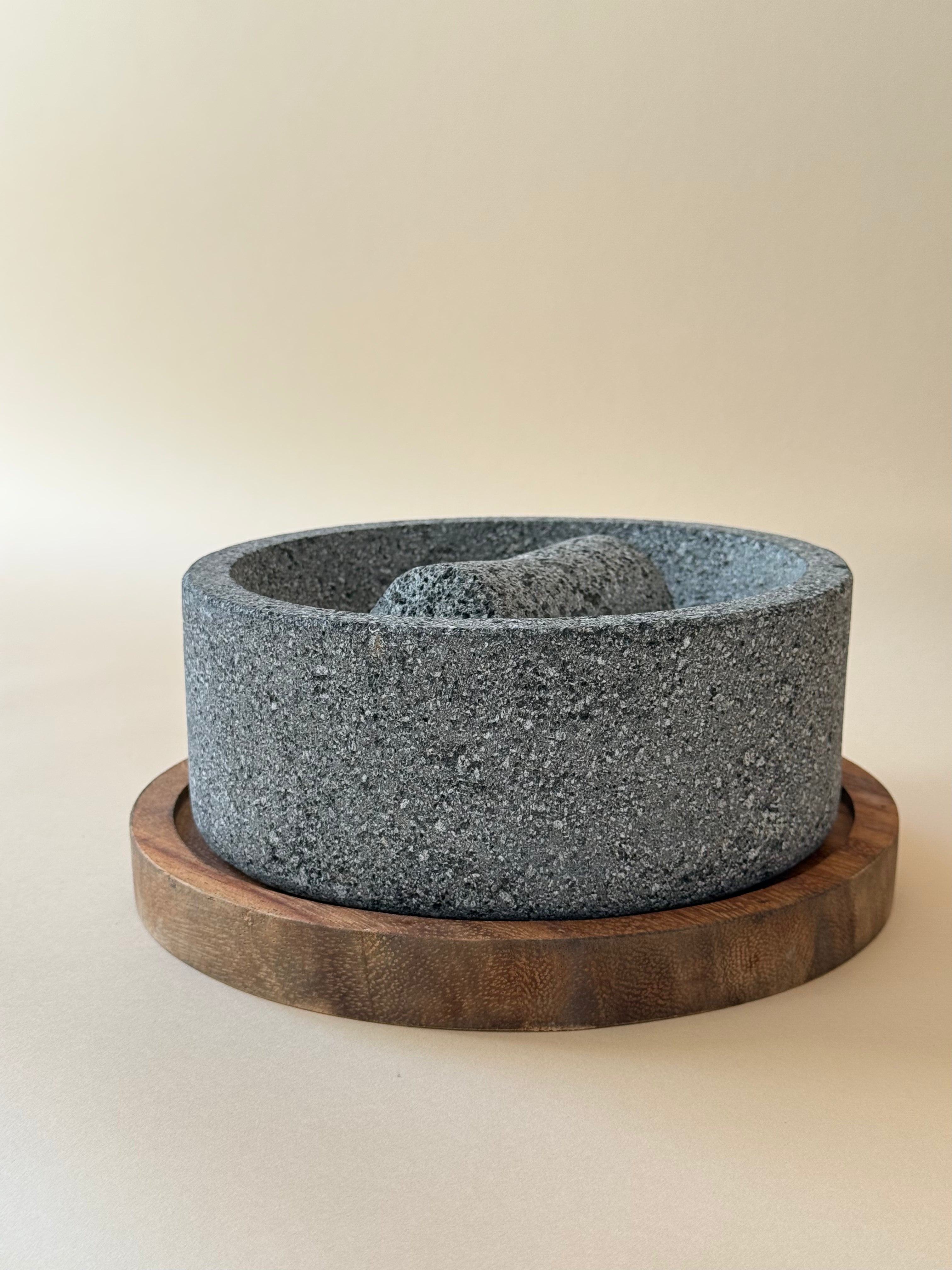 Roka – Round Molcajete with Parota Base