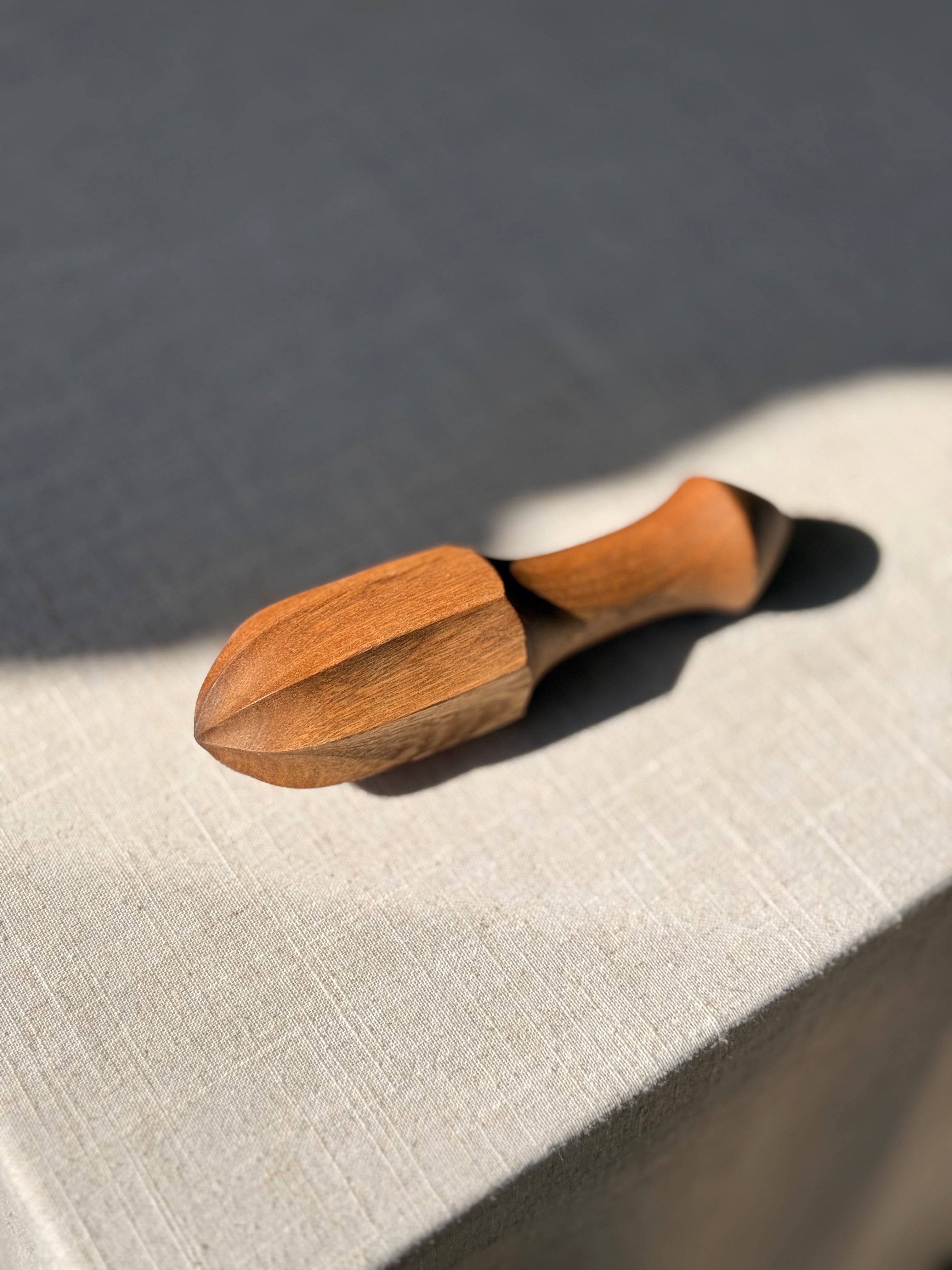Handheld Citrus Reamer