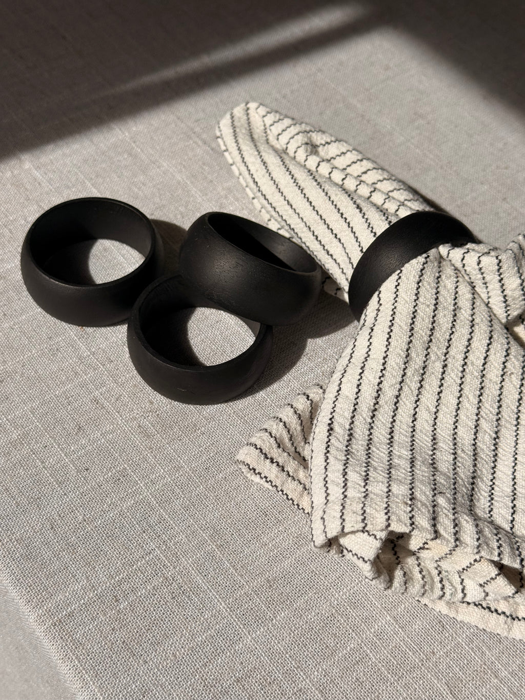 The Obsidian Napkin Rings | Set of 8