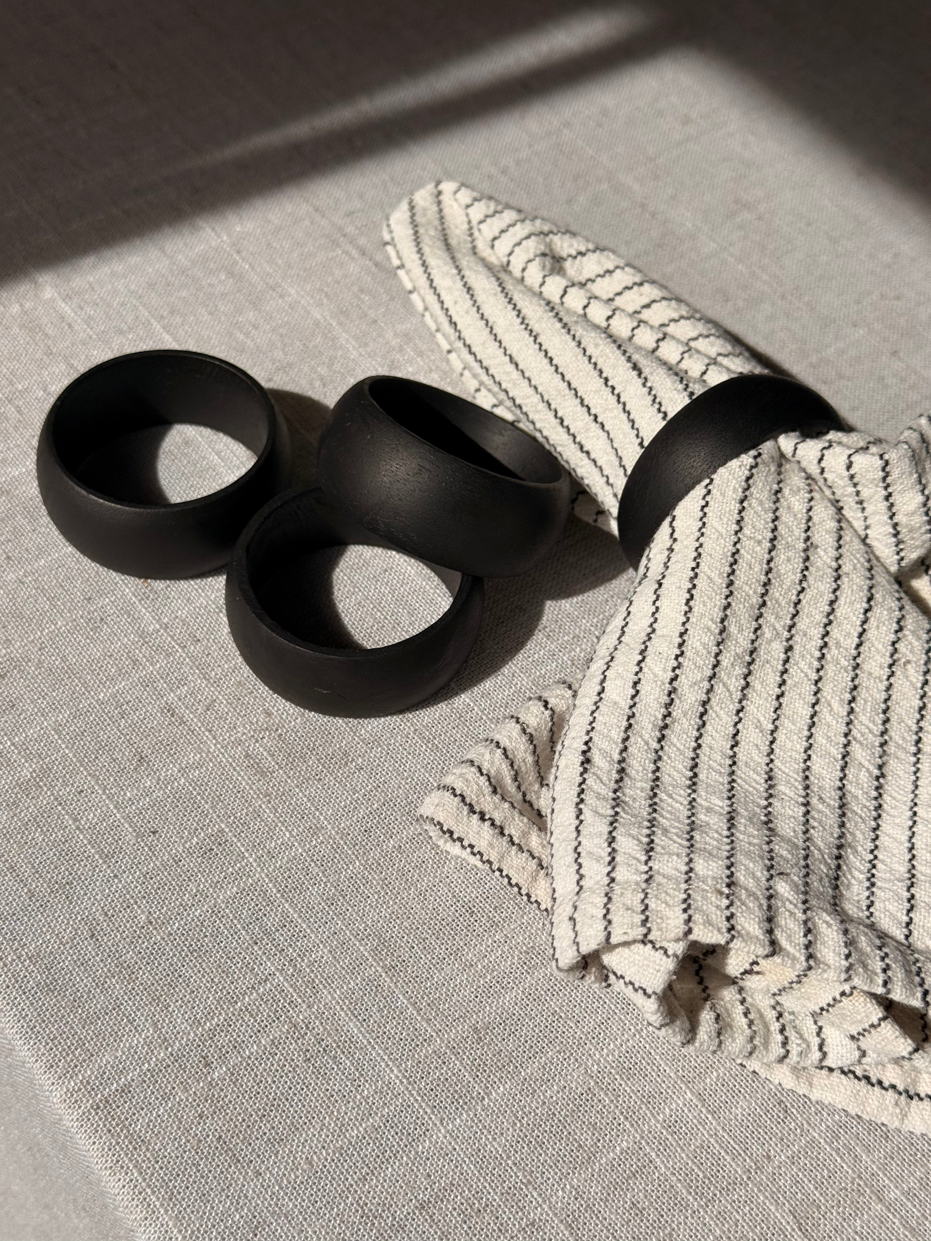 The Obsidian Napkin Rings | Set of 8