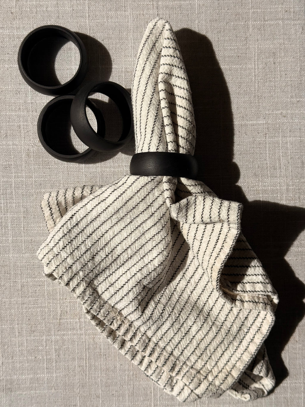 The Obsidian Napkin Rings | Set of 8